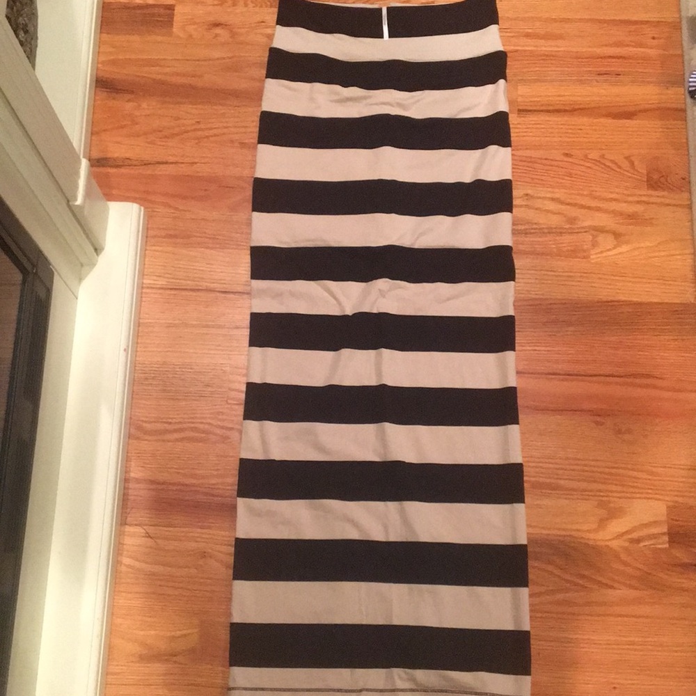 Free people long skirt Sz. Xs